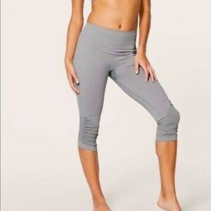 Lululemon Flow Compression Leggings Shorts Crop Rushed Stretchy In Gray Size 6